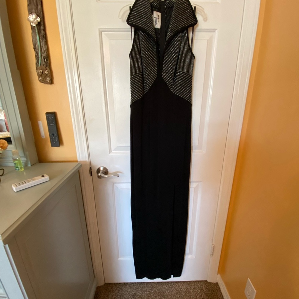 Elegant Black Sleeveless Maxi Dress